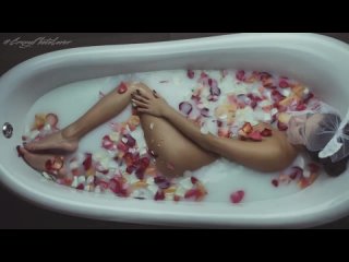 delia in tub ( sexy, private nude, tfp, naughty model, nude photographer, erotica, sexy)